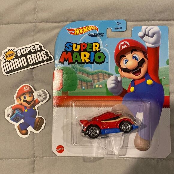 Nintendo Other - Hot wheels super mario kart bundle